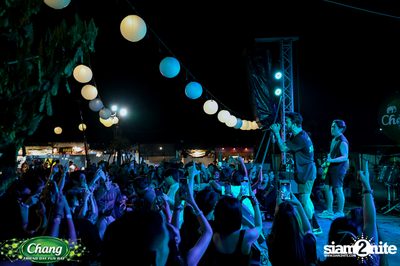 ภาพบรรยากาศงาน Chang Friend Day Fun Day presents Big Ass Live Concert ที่ Let's Bar & Bistro — photo 180