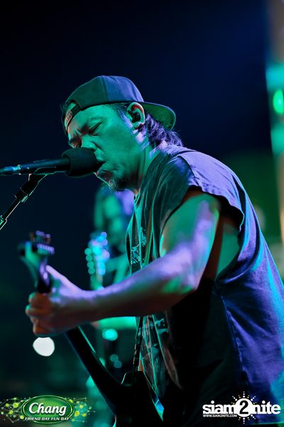 ภาพบรรยากาศงาน Chang Friend Day Fun Day presents Big Ass Live Concert ที่ Let's Bar & Bistro — photo 186