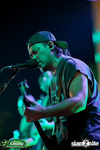 ภาพบรรยากาศงาน Chang Friend Day Fun Day presents Big Ass Live Concert ที่ Let's Bar & Bistro — photo 188