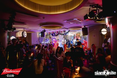 ภาพบรรยากาศงาน Budweiser Club presents The Parkinson ที่ Tonic Ekkamai — photo 16