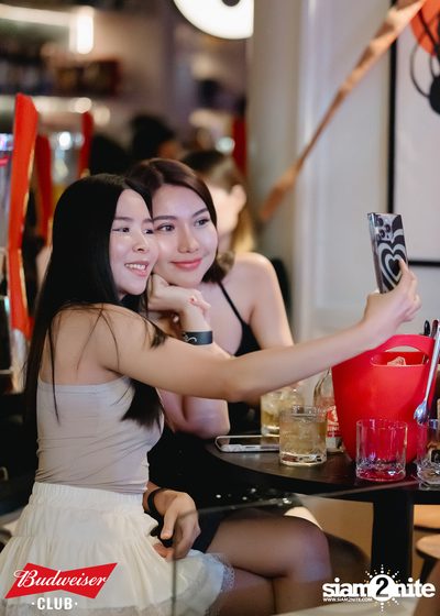 ภาพบรรยากาศงาน Budweiser Club presents The Parkinson ที่ Tonic Ekkamai — photo 19