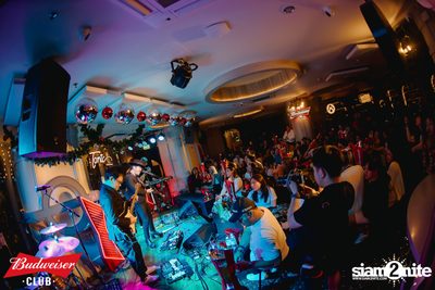 ภาพบรรยากาศงาน Budweiser Club presents The Parkinson ที่ Tonic Ekkamai — photo 121