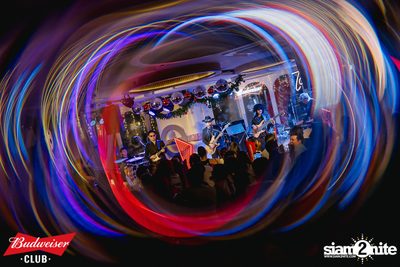 ภาพบรรยากาศงาน Budweiser Club presents The Parkinson ที่ Tonic Ekkamai — photo 138