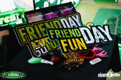 ภาพบรรยากาศงาน Chang Friend Day Fun Day presents Tilly Birds Live Concert ที่ Freedomss — photo 31