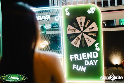ภาพบรรยากาศงาน Chang Friend Day Fun Day presents Tilly Birds Live Concert ที่ Freedomss — photo 37