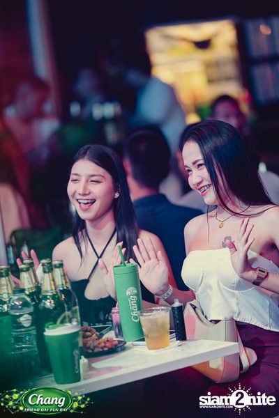 ภาพบรรยากาศงาน Chang Friend Day Fun Day presents Tilly Birds Live Concert ที่ Freedomss — photo 82