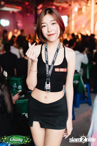 ภาพบรรยากาศงาน Chang Friend Day Fun Day presents Tilly Birds Live Concert ที่ Freedomss — photo 99