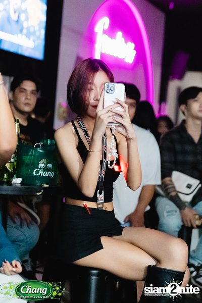 ภาพบรรยากาศงาน Chang Friend Day Fun Day presents Tilly Birds Live Concert ที่ Freedomss — photo 188