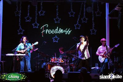 ภาพบรรยากาศงาน Chang Friend Day Fun Day presents Tilly Birds Live Concert ที่ Freedomss — photo 193