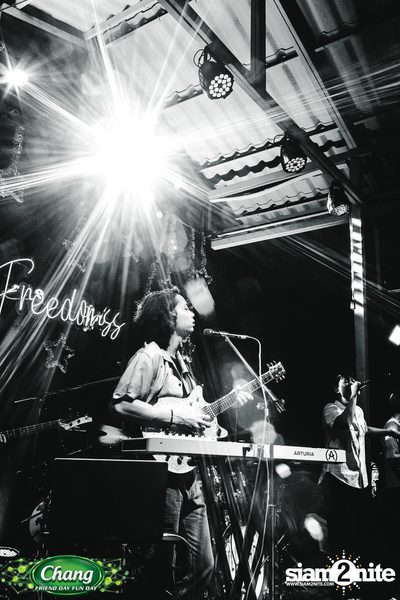 ภาพบรรยากาศงาน Chang Friend Day Fun Day presents Tilly Birds Live Concert ที่ Freedomss — photo 227