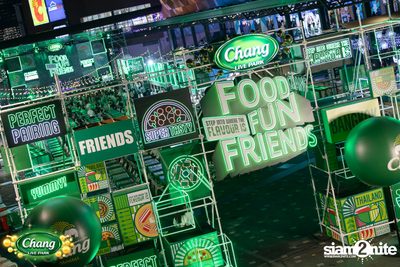 ภาพบรรยากาศงาน Chang Food Fun Friends presents Oat Pramote Concert ที่ The Street — photo 3
