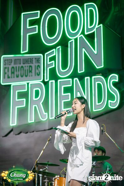 ภาพบรรยากาศงาน Chang Food Fun Friends presents Oat Pramote Concert ที่ The Street — photo 22