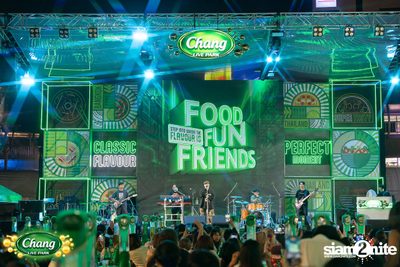 ภาพบรรยากาศงาน Chang Food Fun Friends presents Oat Pramote Concert ที่ The Street — photo 23