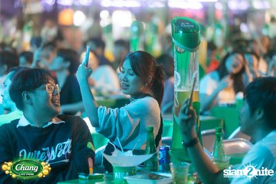 ภาพบรรยากาศงาน Chang Food Fun Friends presents Oat Pramote Concert ที่ The Street — photo 29