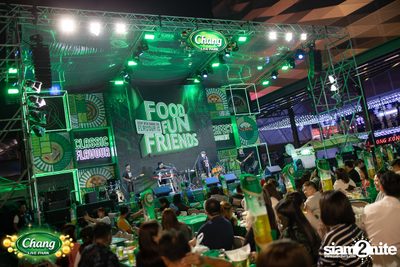 ภาพบรรยากาศงาน Chang Food Fun Friends presents Oat Pramote Concert ที่ The Street — photo 33