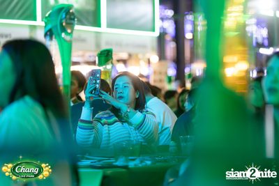 ภาพบรรยากาศงาน Chang Food Fun Friends presents Oat Pramote Concert ที่ The Street — photo 37