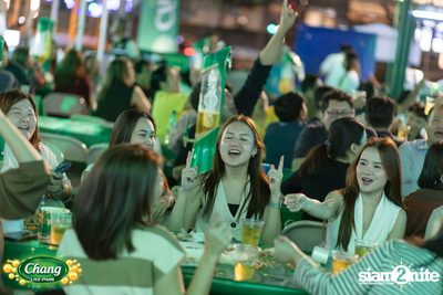 ภาพบรรยากาศงาน Chang Food Fun Friends presents Oat Pramote Concert ที่ The Street — photo 45