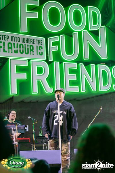 ภาพบรรยากาศงาน Chang Food Fun Friends presents Oat Pramote Concert ที่ The Street — photo 54