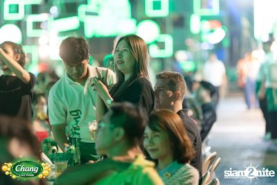 ภาพบรรยากาศงาน Chang Food Fun Friends presents Oat Pramote Concert ที่ The Street — photo 65