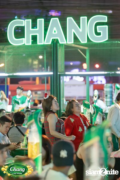 ภาพบรรยากาศงาน Chang Food Fun Friends presents Oat Pramote Concert ที่ The Street — photo 70