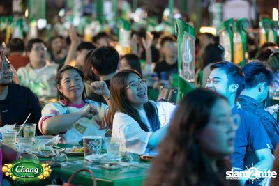 ภาพบรรยากาศงาน Chang Food Fun Friends presents Oat Pramote Concert ที่ The Street — photo 71