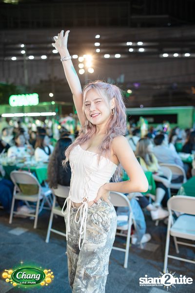 ภาพบรรยากาศงาน Chang Food Fun Friends presents Oat Pramote Concert ที่ The Street — photo 72