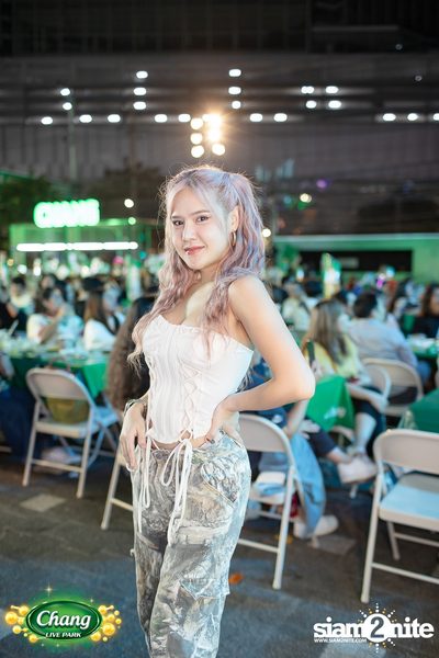 ภาพบรรยากาศงาน Chang Food Fun Friends presents Oat Pramote Concert ที่ The Street — photo 73