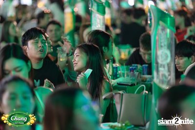 ภาพบรรยากาศงาน Chang Food Fun Friends presents Oat Pramote Concert ที่ The Street — photo 75