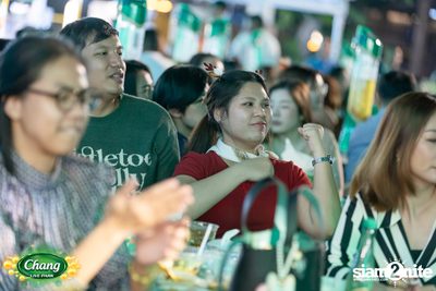 ภาพบรรยากาศงาน Chang Food Fun Friends presents Oat Pramote Concert ที่ The Street — photo 79
