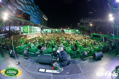 ภาพบรรยากาศงาน Chang Food Fun Friends presents Oat Pramote Concert ที่ The Street — photo 84
