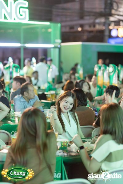 ภาพบรรยากาศงาน Chang Food Fun Friends presents Oat Pramote Concert ที่ The Street — photo 89