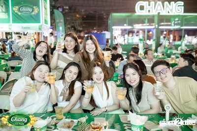 ภาพบรรยากาศงาน Chang Food Fun Friends presents Oat Pramote Concert ที่ The Street — photo 91