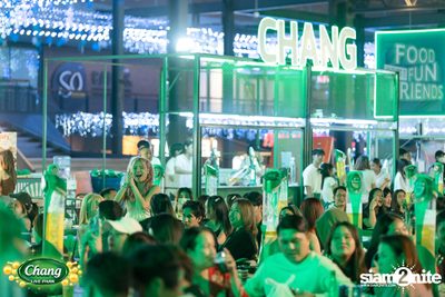 ภาพบรรยากาศงาน Chang Food Fun Friends presents Oat Pramote Concert ที่ The Street — photo 102
