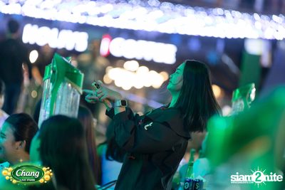 ภาพบรรยากาศงาน Chang Food Fun Friends presents Oat Pramote Concert ที่ The Street — photo 104