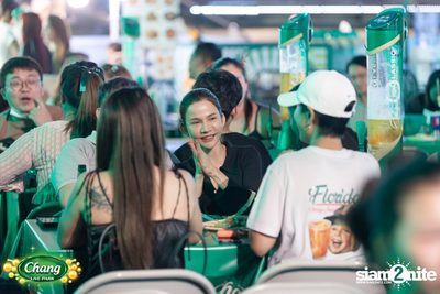 ภาพบรรยากาศงาน Chang Food Fun Friends presents Oat Pramote Concert ที่ The Street — photo 112