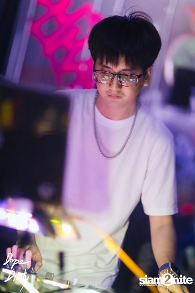 Jam ft. Boy Lomosonic and WAII at Dope & Dirty — photo 134