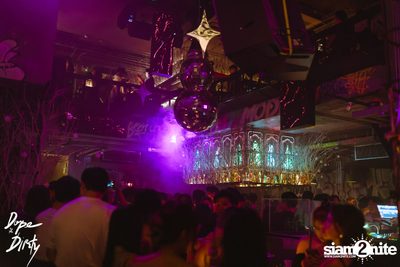 Jam ft. Chin Chinawut and Ploychompoo at Dope & Dirty — photo 4