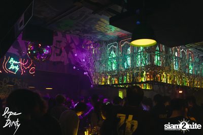 Jam ft. Chin Chinawut and Ploychompoo at Dope & Dirty — photo 8