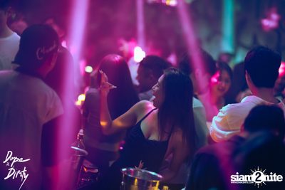 Jam ft. Chin Chinawut and Ploychompoo at Dope & Dirty — photo 19