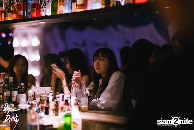 Jam ft. Chin Chinawut and Ploychompoo at Dope & Dirty — photo 41