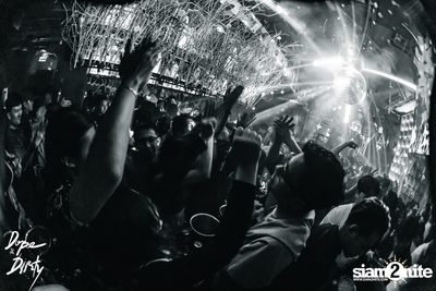Jam ft. Chin Chinawut and Ploychompoo at Dope & Dirty — photo 136