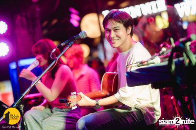 Joey Phuwasit mini-concert at Fullmoon Terrace & Bar — photo 10