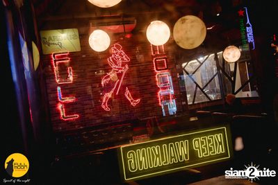 Joey Phuwasit mini-concert at Fullmoon Terrace & Bar — photo 11