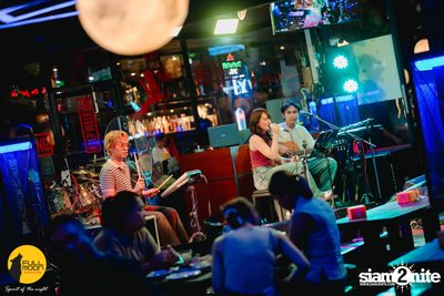 Joey Phuwasit mini-concert at Fullmoon Terrace & Bar — photo 13