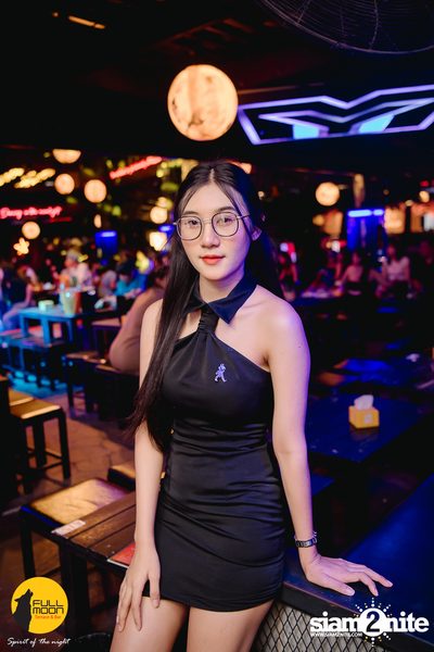 Joey Phuwasit mini-concert at Fullmoon Terrace & Bar — photo 21