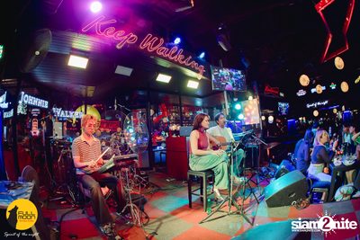Joey Phuwasit mini-concert at Fullmoon Terrace & Bar — photo 23