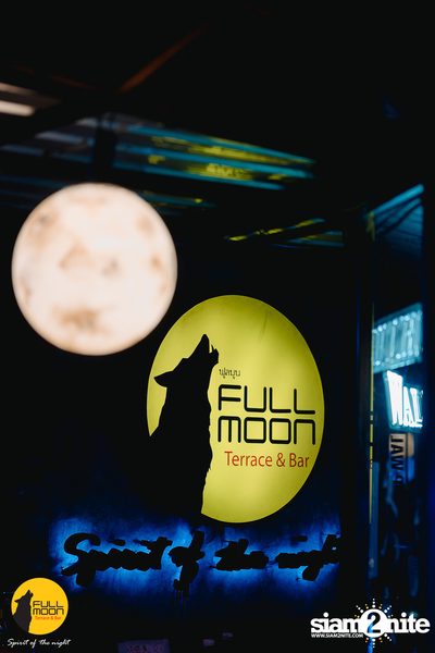 Joey Phuwasit mini-concert at Fullmoon Terrace & Bar — photo 27