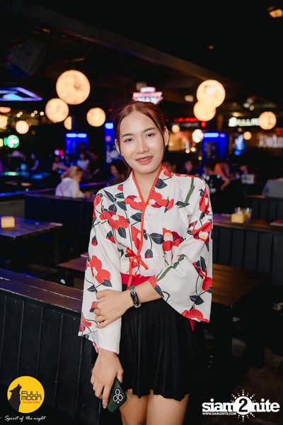 Joey Phuwasit mini-concert at Fullmoon Terrace & Bar — photo 30