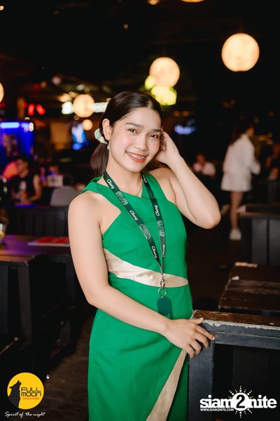 Joey Phuwasit mini-concert at Fullmoon Terrace & Bar — photo 32