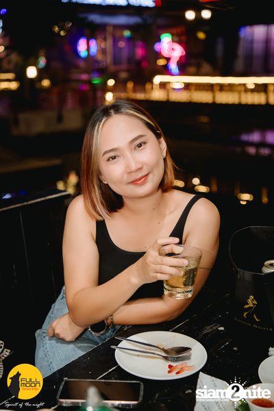 Joey Phuwasit mini-concert at Fullmoon Terrace & Bar — photo 41